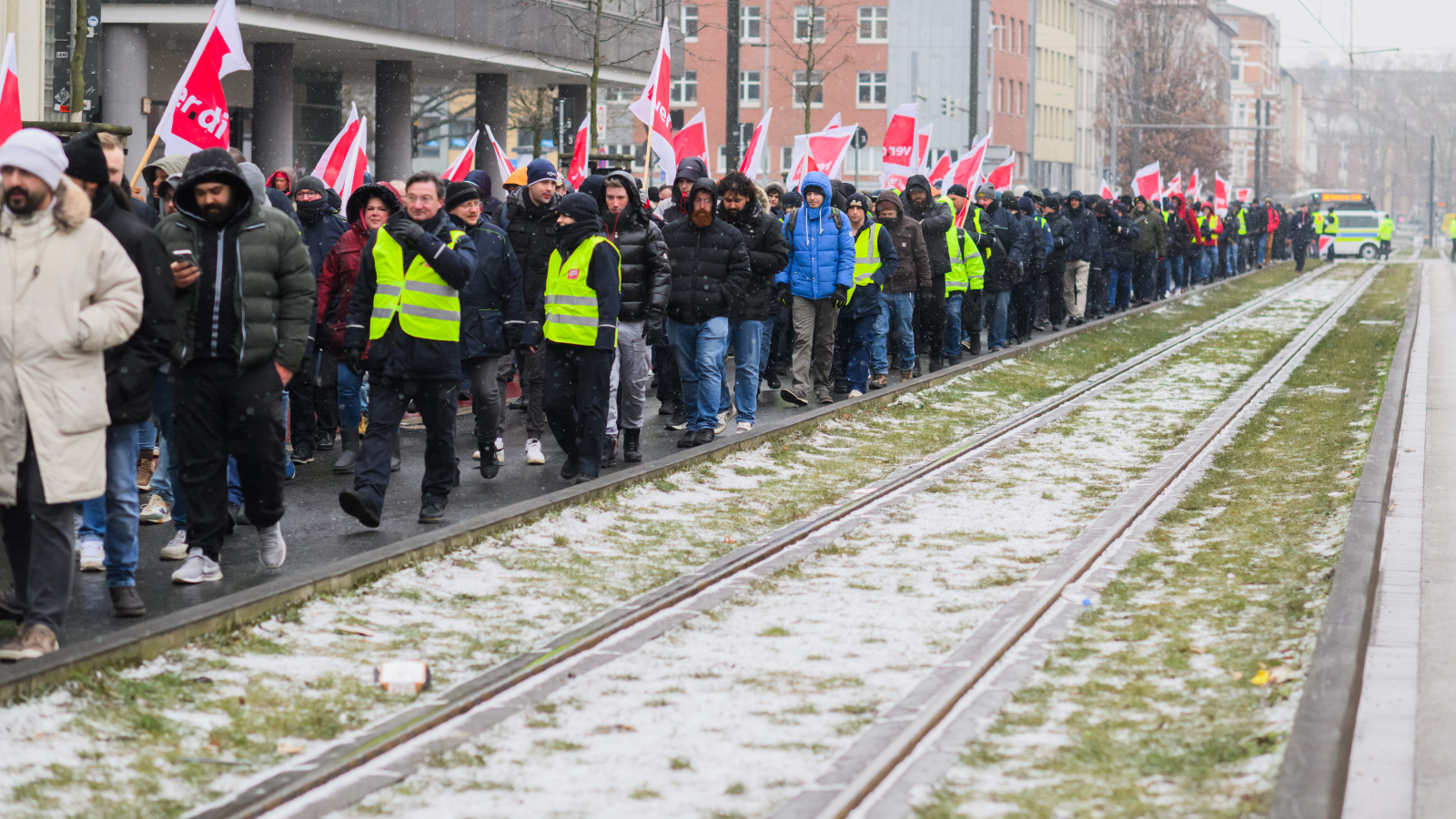 Belediye Hizmetlerinde Aksamalar Bekleniyor!, © dpa