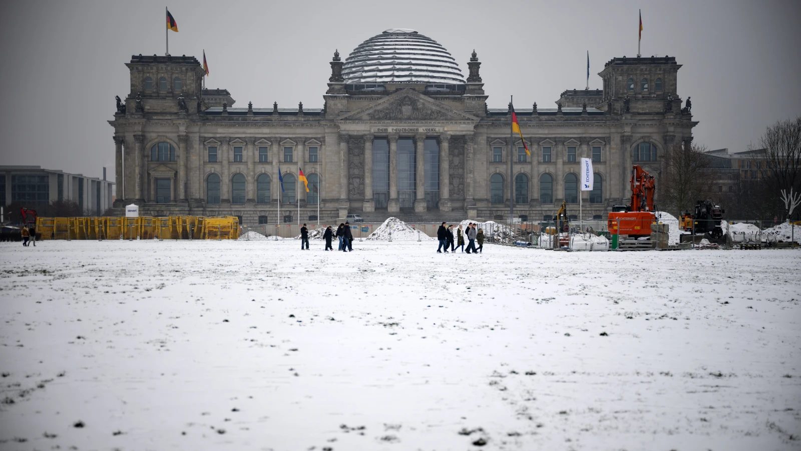 Kar Yağışına Rağmen Trafikte Kaos Yaşanmadı!, © Bernd von Jutrczenka/dpa Kar Yağışına Rağmen Trafikte Kaos Yaşanmadı!, © Bernd von Jutrczenka/dpa