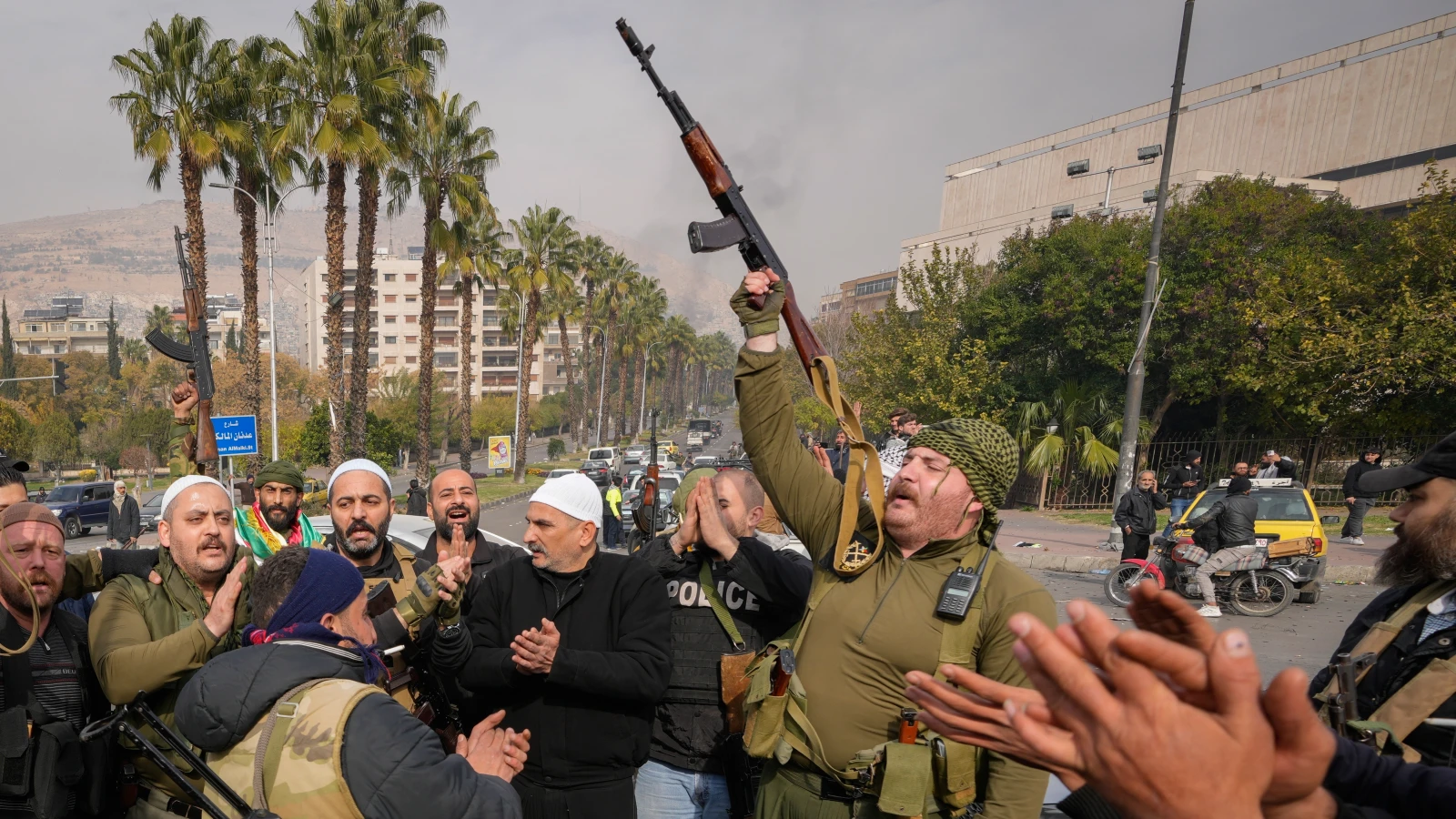 Aufenthaltsort von Assad unklar, © KEYSTONE AP Byline HUSSEIN MALLA Aufenthaltsort von Assad unklar, © KEYSTONE AP Byline HUSSEIN MALLA