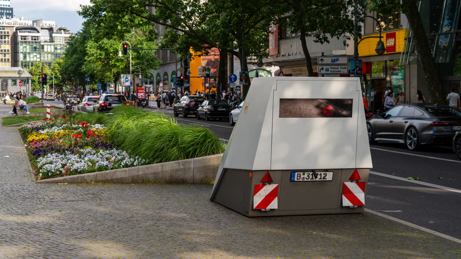 Dikkat! Hız Kameraları Yanlış Ölçüm Yapıyor, © shutterstock Dikkat! Hız Kameraları Yanlış Ölçüm Yapıyor, © shutterstock