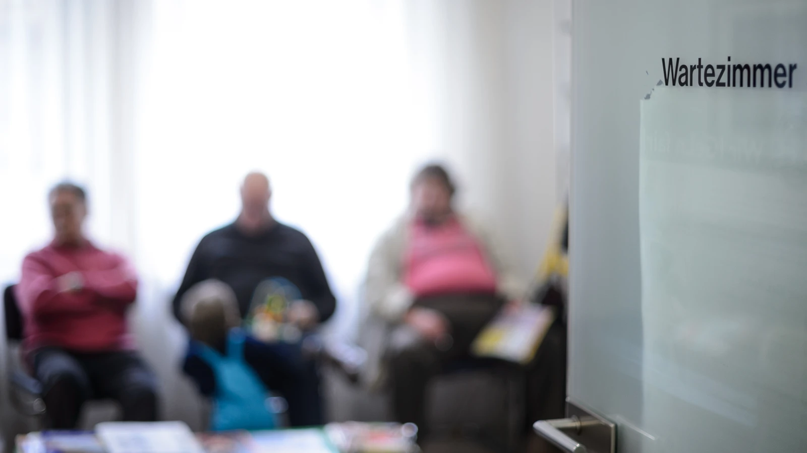 Die Grippesaison ist noch ganz am Anfang, da geraten die Hausarztpraxen in Rheinland-Pfalz schon an ihre Belastungsgrenzen. , © Sina Schuldt/dpa Die Grippesaison ist noch ganz am Anfang, da geraten die Hausarztpraxen in Rheinland-Pfalz schon an ihre Belastungsgrenzen. , © Sina Schuldt/dpa