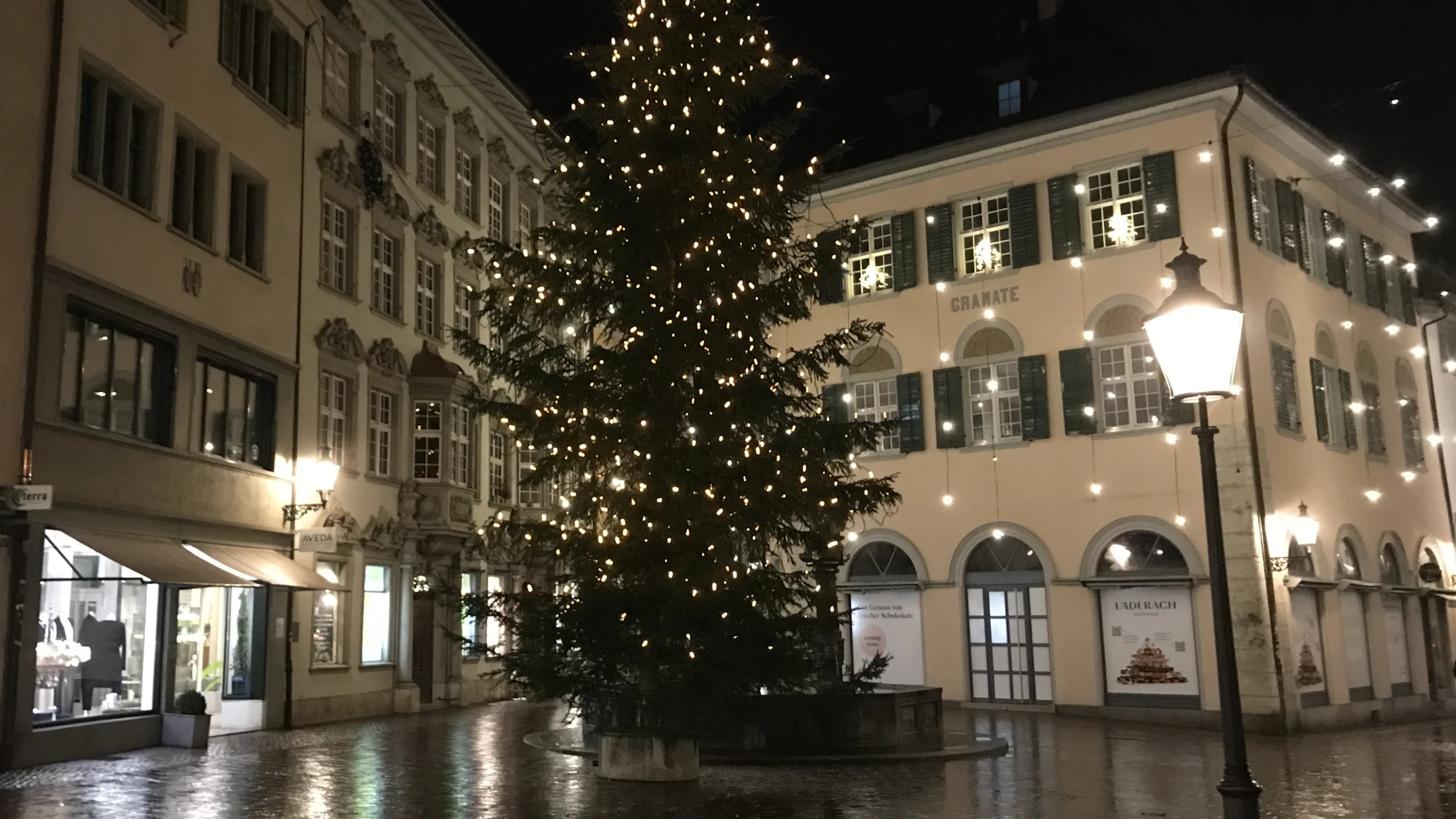 © Weihnachtsbeleuchtung im Jahr 2023. Archivbild: Radio Munot. © Weihnachtsbeleuchtung im Jahr 2023. Archivbild: Radio Munot.