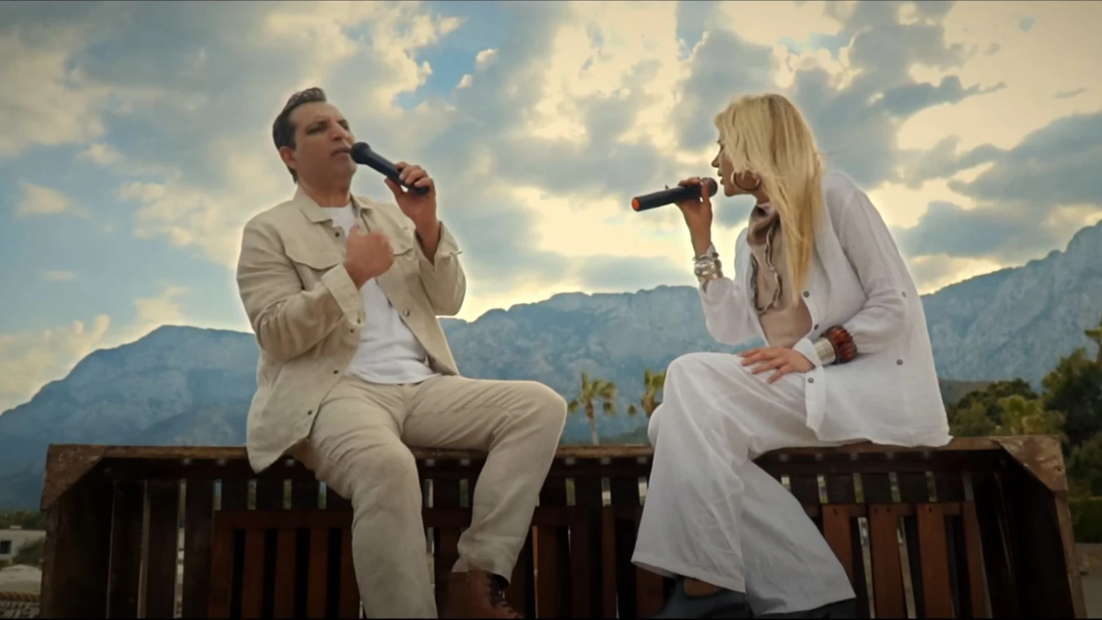 Rafet El Roman Kızı Su ile Düet Yaptı, © Youtube Rafet El Roman Kızı Su ile Düet Yaptı, © Youtube