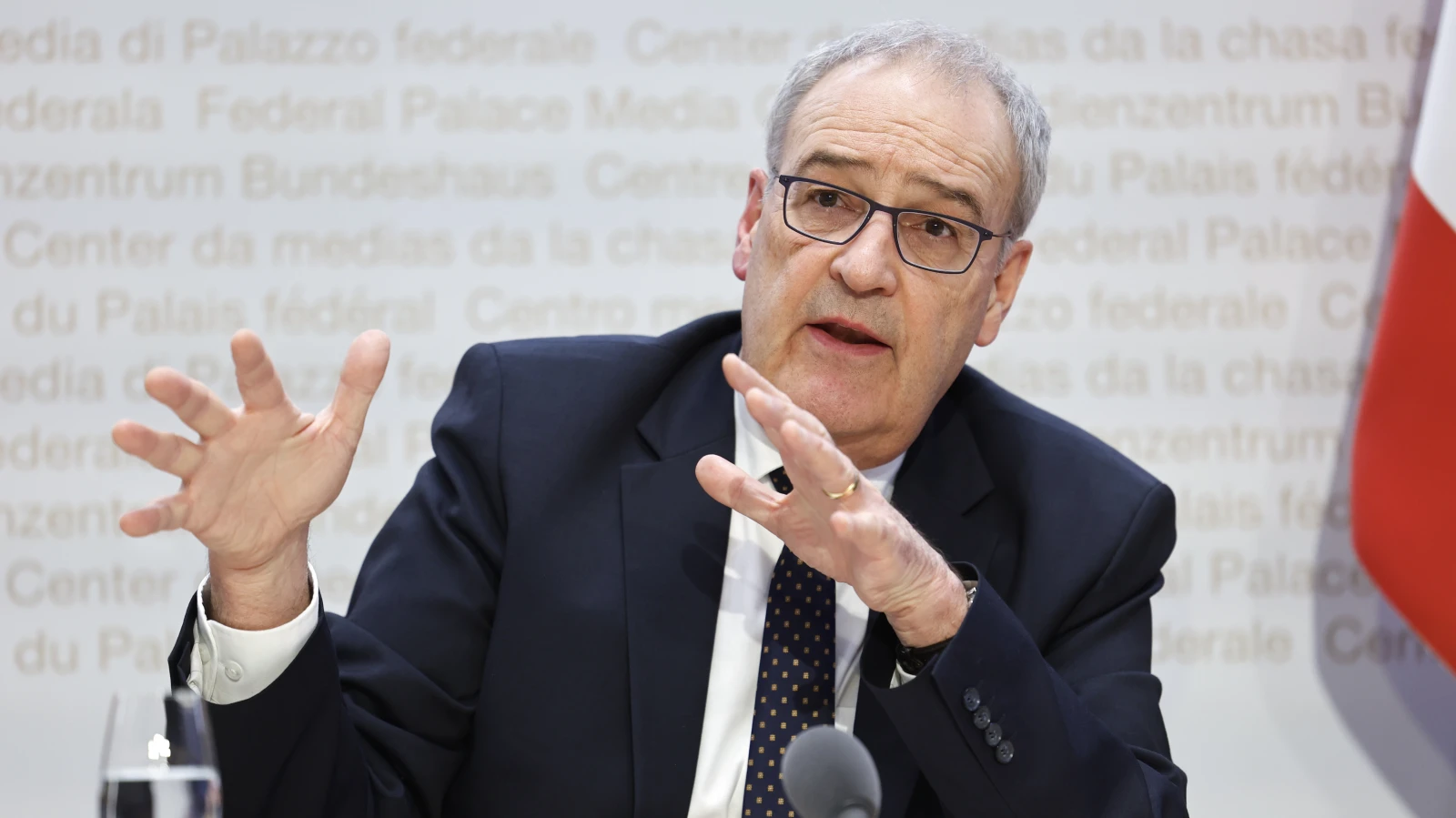 Sozialpartner und Kantone einigen sich beim Lohnschutz , © KEYSTONE/Peter Klaunzer Sozialpartner und Kantone einigen sich beim Lohnschutz , © KEYSTONE/Peter Klaunzer