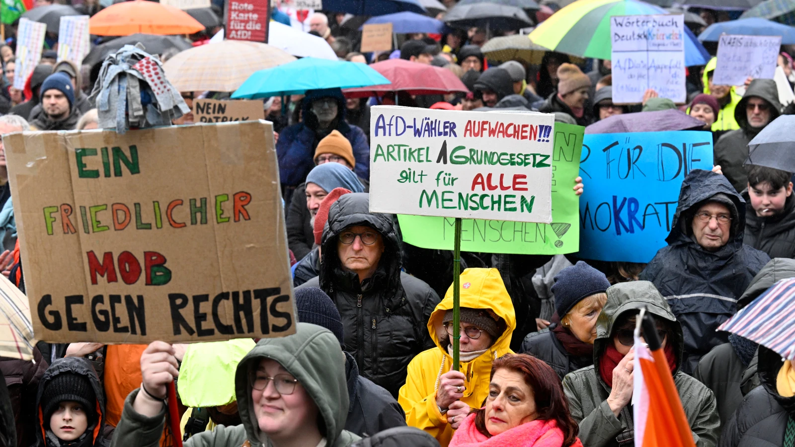 150 000 Teilnehmer bei Demo gegen rechts in Berlin, © Keystone-SDA 150 000 Teilnehmer bei Demo gegen rechts in Berlin, © Keystone-SDA
