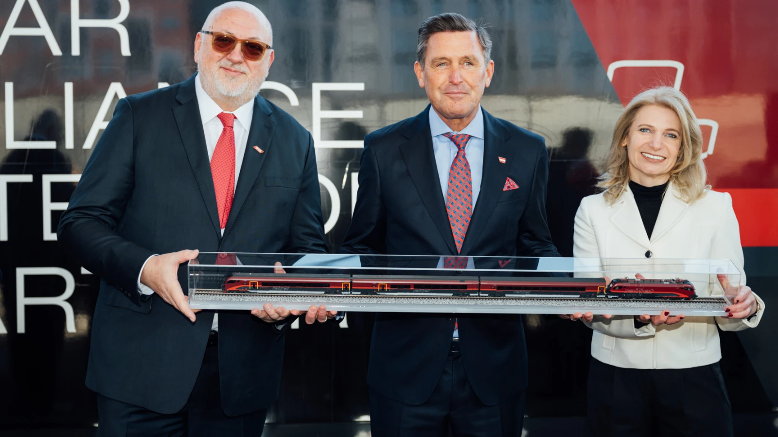 ÖBB und Star Alliance gehen Partnerschaft ein, © ÖBB-Daniel Willinger ÖBB und Star Alliance gehen Partnerschaft ein, © ÖBB-Daniel Willinger