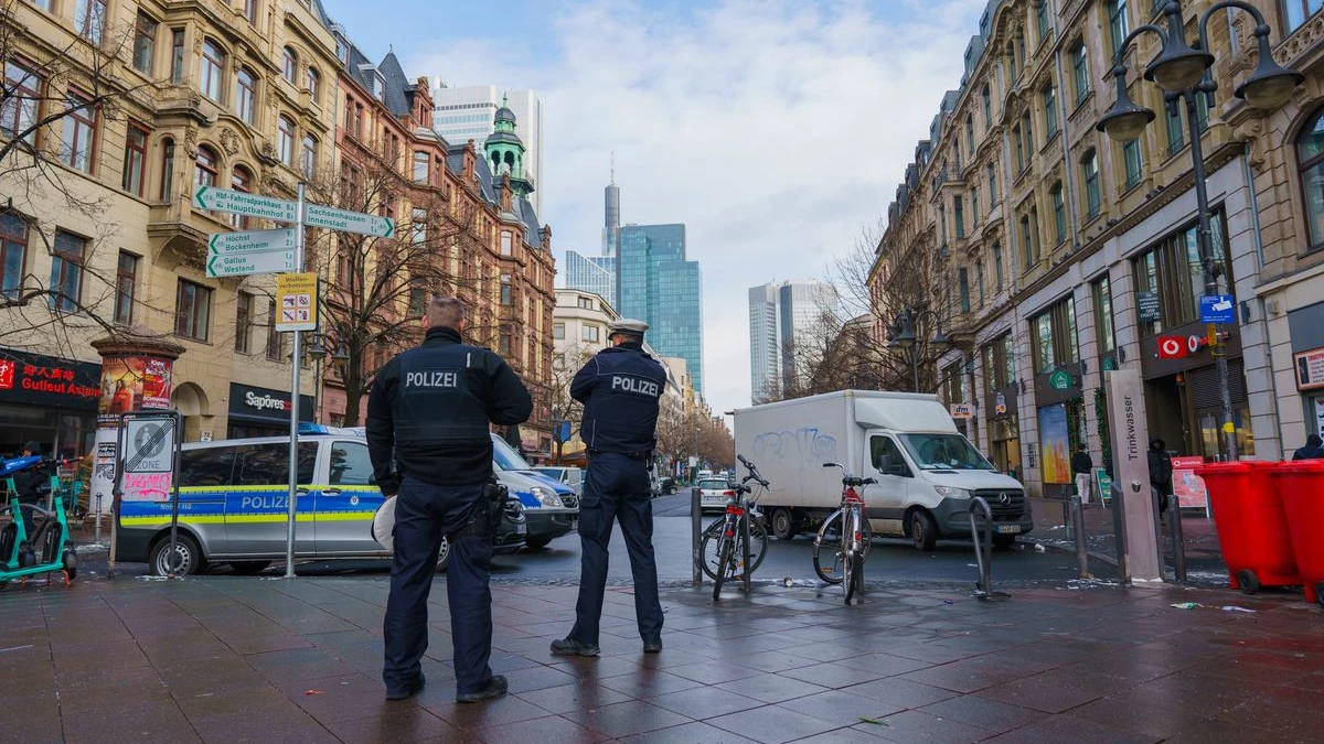 Frankfurt'ta Büyük Kontrol Operasyonu!, © dpa Frankfurt'ta Büyük Kontrol Operasyonu!, © dpa
