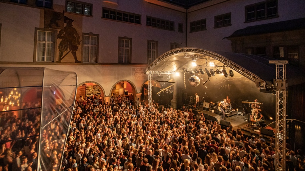 St. Galler Kulturfestival startet im Museums-Innenhof, © Keystone/SDA