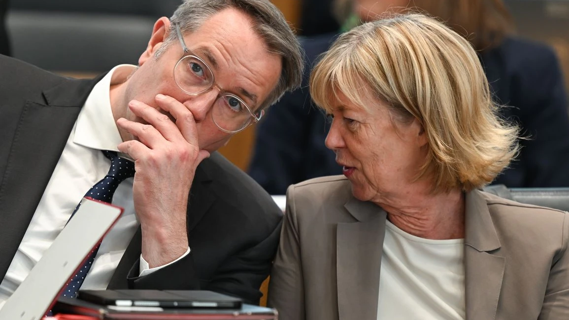 Maliye Bakanı Ahnen'den Hükümete Vergi Eleştirisi!, © Arne Dedert/dpa Maliye Bakanı Ahnen'den Hükümete Vergi Eleştirisi!, © Arne Dedert/dpa