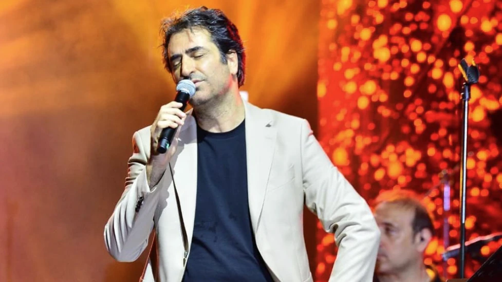 Mahsun Kırmızıgül'ün 'Dinle' şarkısına yasak geldi! , © Fotograf sanatçının resmi instagram sayfasından alınmıştır. Mahsun Kırmızıgül'ün 'Dinle' şarkısına yasak geldi! , © Fotograf sanatçının resmi instagram sayfasından alınmıştır.