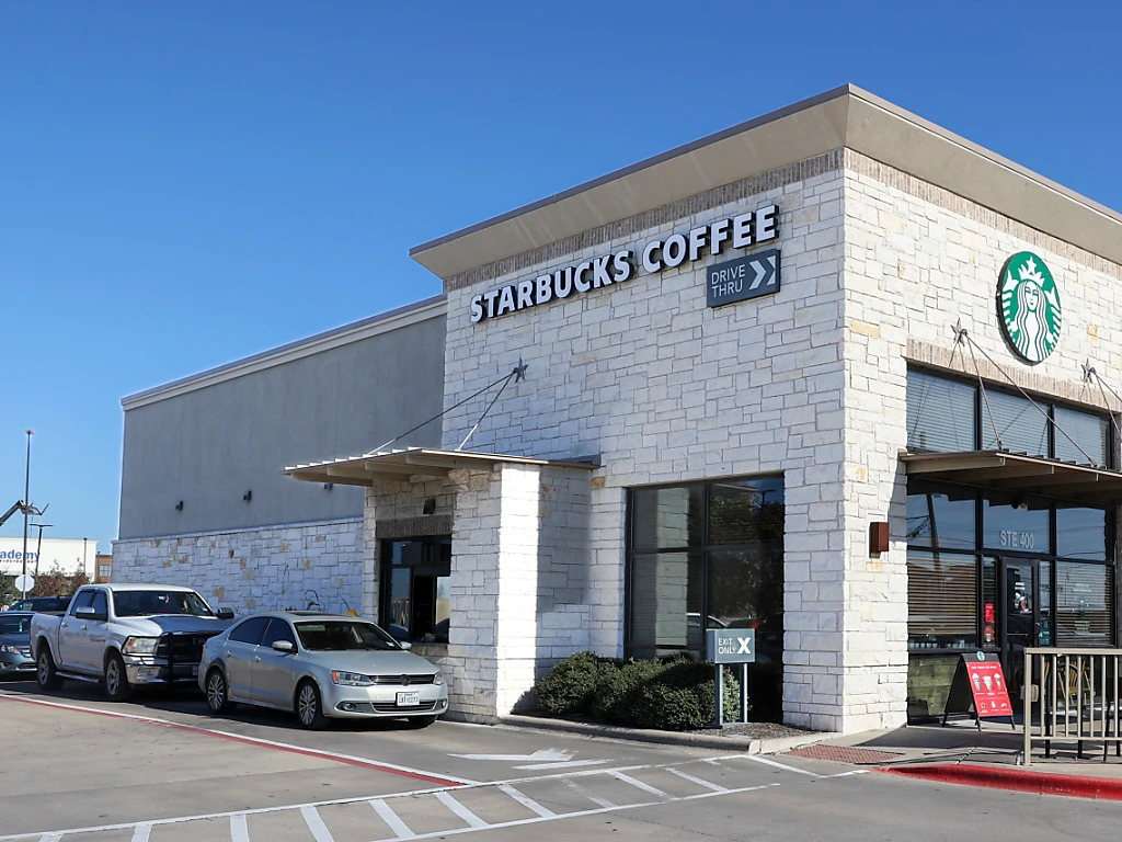 Starbucks plant rund 30 neue Cafés in der Schweiz, © Keystone/SDA Starbucks plant rund 30 neue Cafés in der Schweiz, © Keystone/SDA