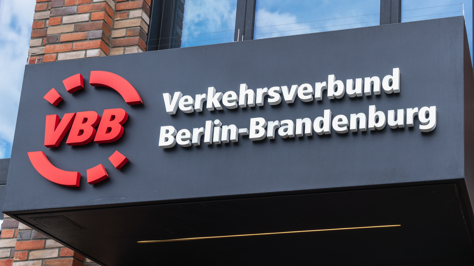 Berlin’de toplu taşıma bileti ilk kez 4 Euro’yu aşacak, © shutterstock