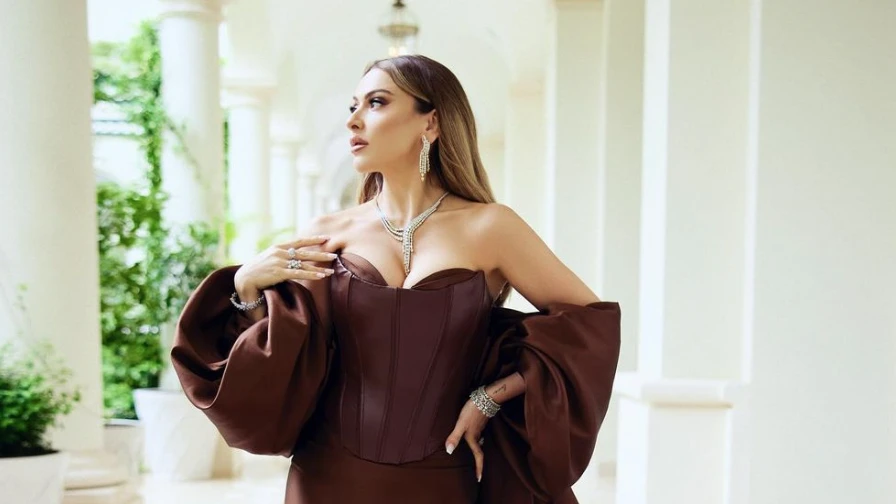 Hadise Cannes Film Festivali'nde Dikkatleri Üzerine Çekti, © Fotograf sanatçının resmi instagram hesabından alınmıştır. Hadise Cannes Film Festivali'nde Dikkatleri Üzerine Çekti, © Fotograf sanatçının resmi instagram hesabından alınmıştır.