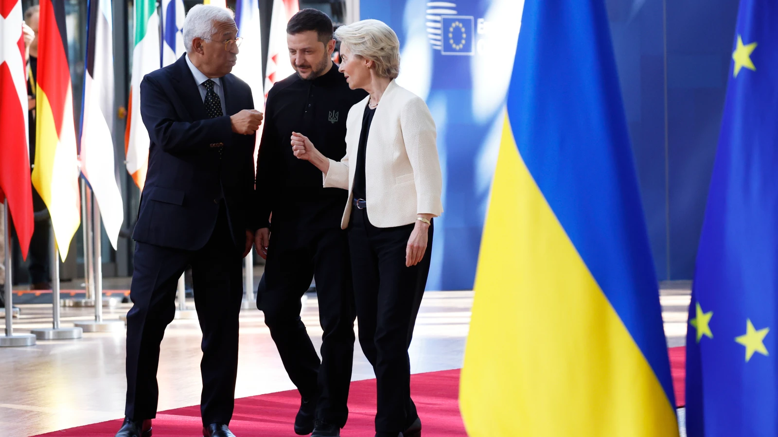 Von der Leyen sichert Selenskyj Unterstützung zu, © AP Photo/Omar Havana Von der Leyen sichert Selenskyj Unterstützung zu, © AP Photo/Omar Havana