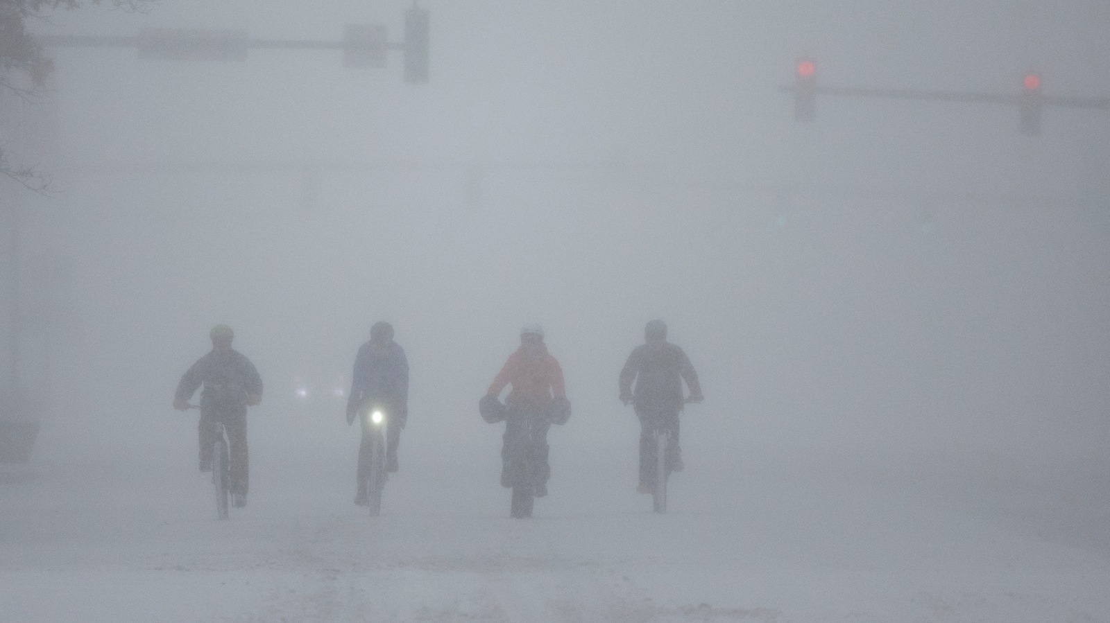 Heftiger Wintersturm trifft die USA, © Travis Heying/The Wichita Eagle via AP