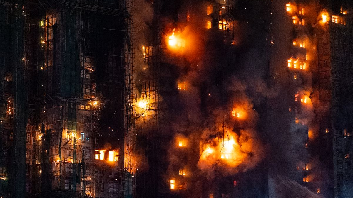 Hong Kong’daki 159 Kişilik Felaket Sonrası Uzmanlardan Türkiye’ye Uyarı!, © Chan Long Hei/AP/dpa