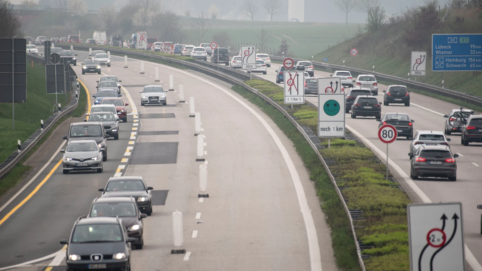 Araçla Uzun Yola Çıkanlar Dikkat: ADAC Uyardı!, © Frank Hormann/dpa-Zentralbild/dpa Araçla Uzun Yola Çıkanlar Dikkat: ADAC Uyardı!, © Frank Hormann/dpa-Zentralbild/dpa