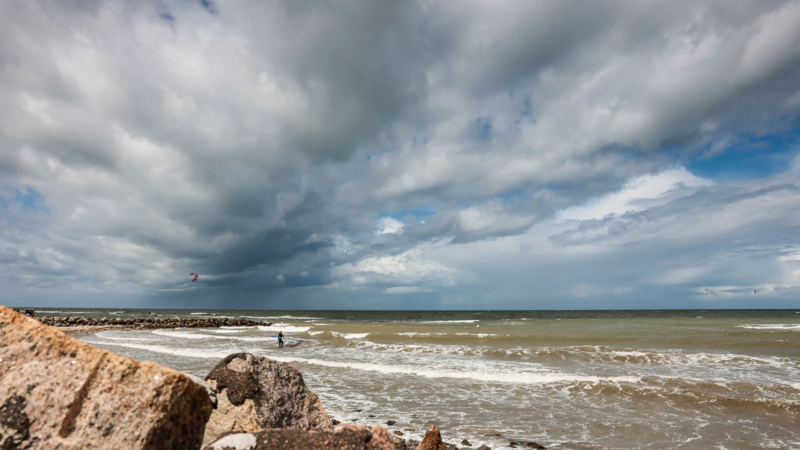 Almanya’ya fırtına ve sel uyarısı: Bazı bölgelerde 200 litre yağış bekleniyor, © Frank Molter/dpa Almanya’ya fırtına ve sel uyarısı: Bazı bölgelerde 200 litre yağış bekleniyor, © Frank Molter/dpa
