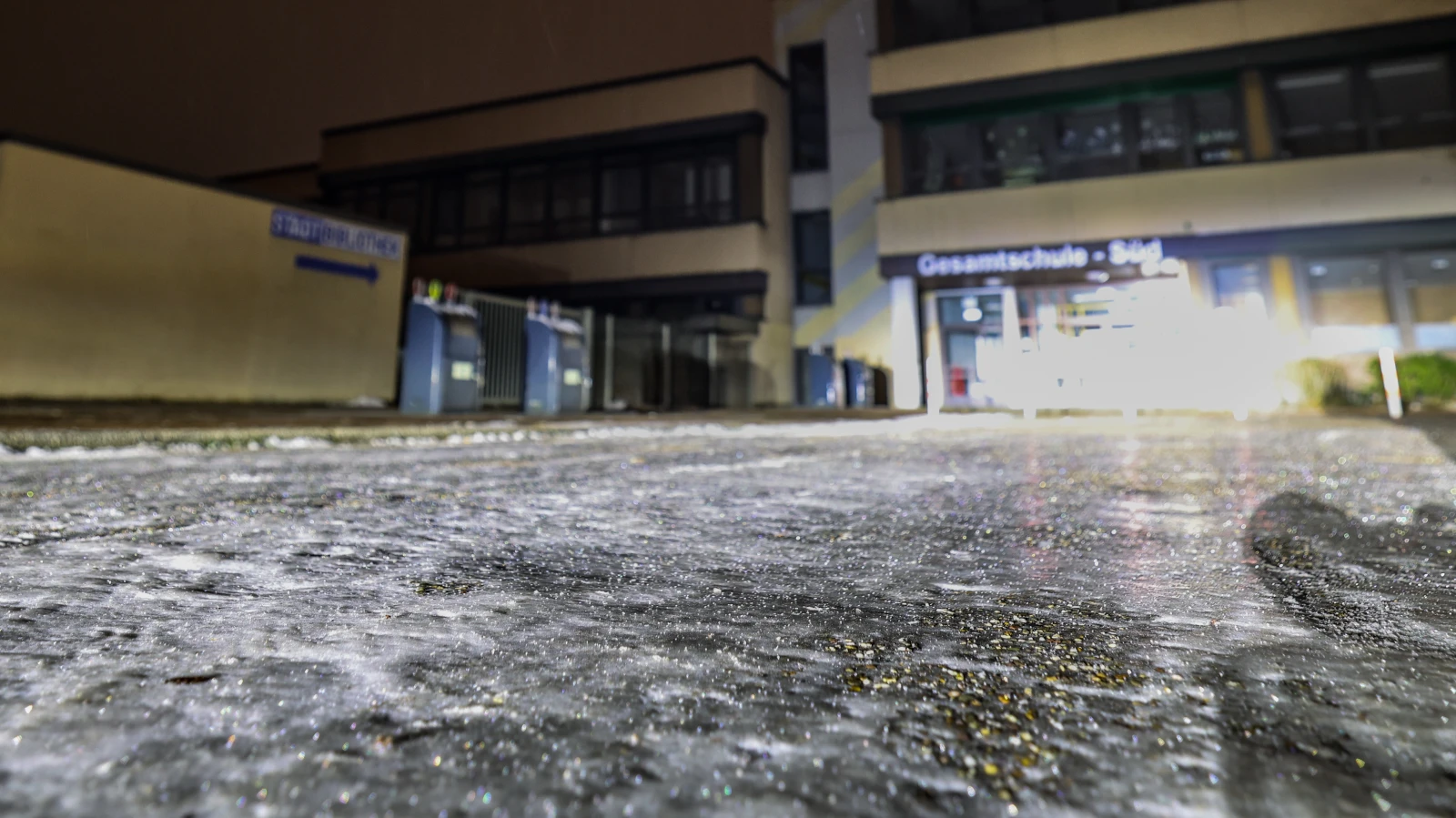 Kış hava şartları Almanya’yı felç etti: buzlanma riski ve okul tatilleri, © Christoph Reichwein/dpa Kış hava şartları Almanya’yı felç etti: buzlanma riski ve okul tatilleri, © Christoph Reichwein/dpa