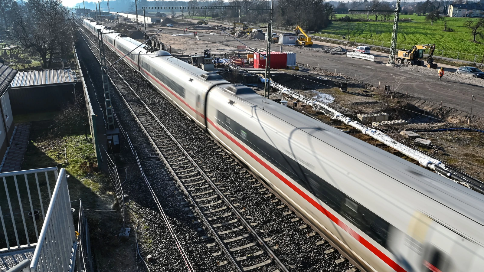 Mühlacker ve Rheintalbahn Hatlarında Büyük Aksamalar: Arızalar ve Üzücü Olay Nedeniyle Tren Seferleri Etkilendi, © Uli Deck/dpa Mühlacker ve Rheintalbahn Hatlarında Büyük Aksamalar: Arızalar ve Üzücü Olay Nedeniyle Tren Seferleri Etkilendi, © Uli Deck/dpa