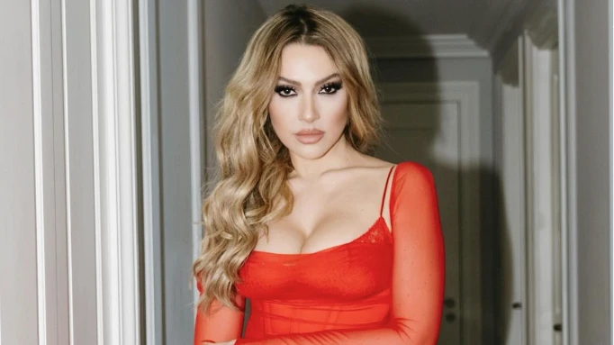 Hadise, Aşk Dedikoduları Hakkında Sessizliğini Bozdu!, © Hadise resmi instagram hesabı Hadise, Aşk Dedikoduları Hakkında Sessizliğini Bozdu!, © Hadise resmi instagram hesabı