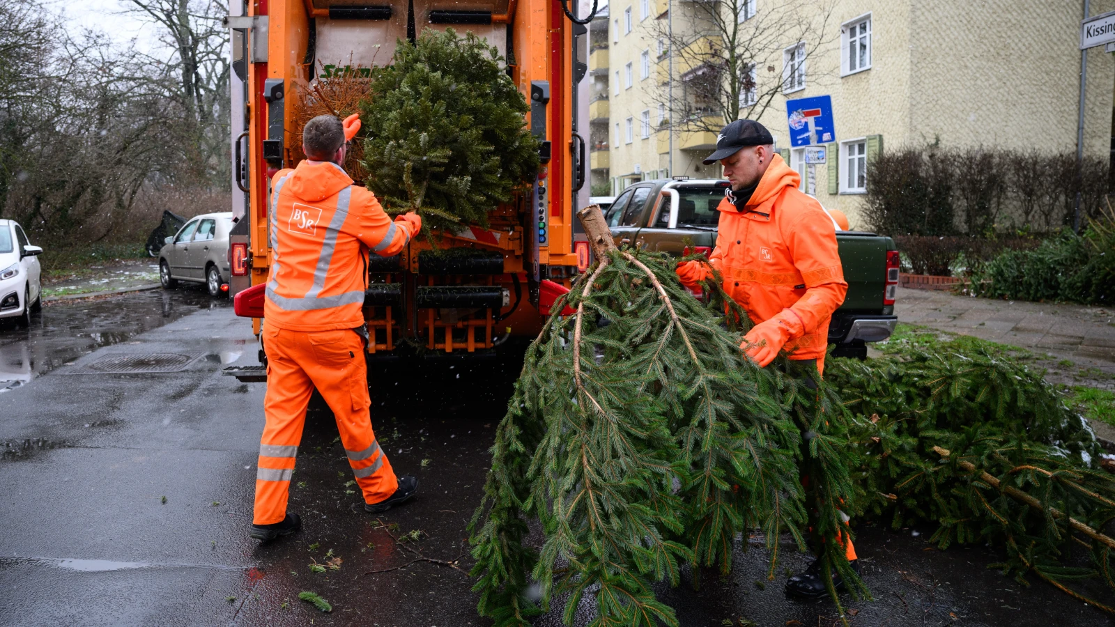 Berlin’de Noel Ağaçları 10 Ocak’tan Itibaren Toplanacak, © Bernd von Jutrczenka/dpa Berlin’de Noel Ağaçları 10 Ocak’tan Itibaren Toplanacak, © Bernd von Jutrczenka/dpa