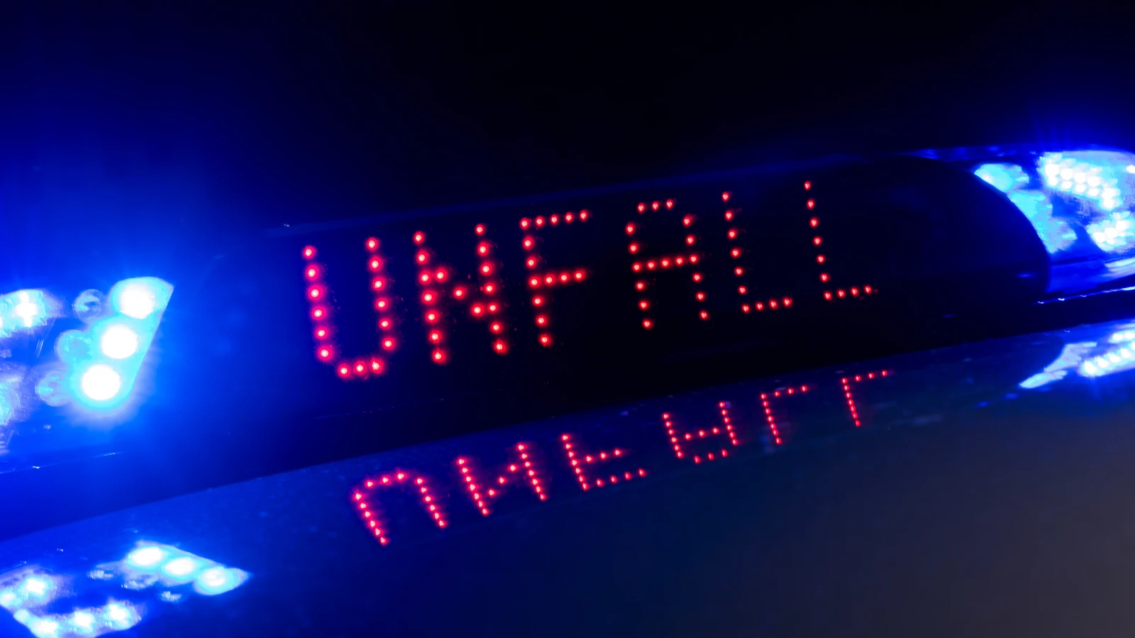 TIR Kazası: A7 Otoyolunda Bir Sürücü Hayatını Kaybetti, © dpa TIR Kazası: A7 Otoyolunda Bir Sürücü Hayatını Kaybetti, © dpa