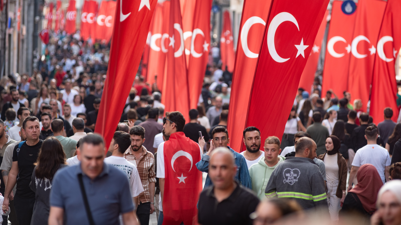 Türkiye Genç Nüfus Özelliğini Kaybediyor!, © shutterstock