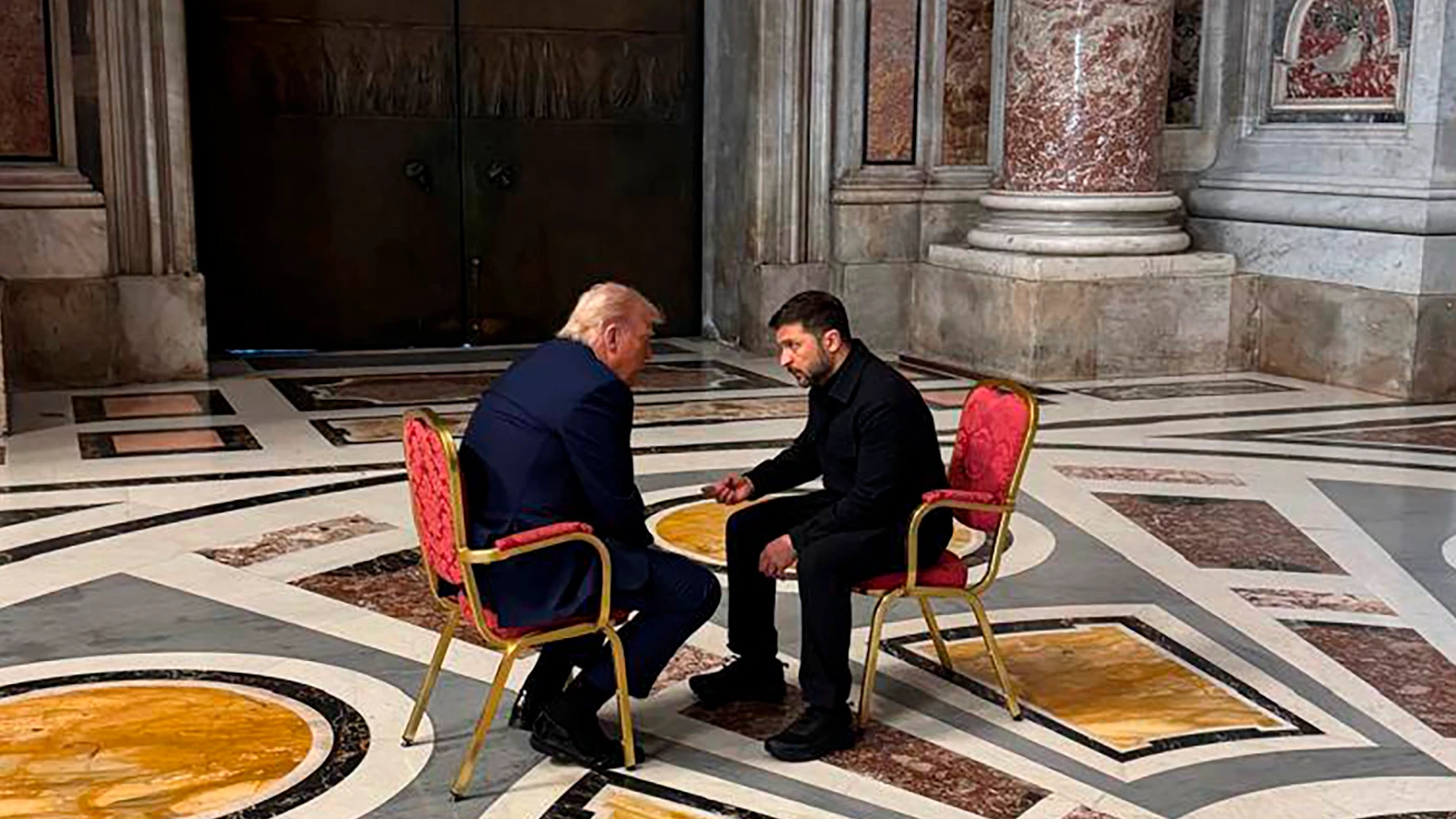 Papa’nın Cenazesinde Trump ile Zelenskiy Baş Başa Görüştü!, © dpa Papa’nın Cenazesinde Trump ile Zelenskiy Baş Başa Görüştü!, © dpa