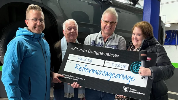 Eine neue Reifenmontageanlage für die Laubfroschgarage, © basilisk.ch Eine neue Reifenmontageanlage für die Laubfroschgarage, © basilisk.ch