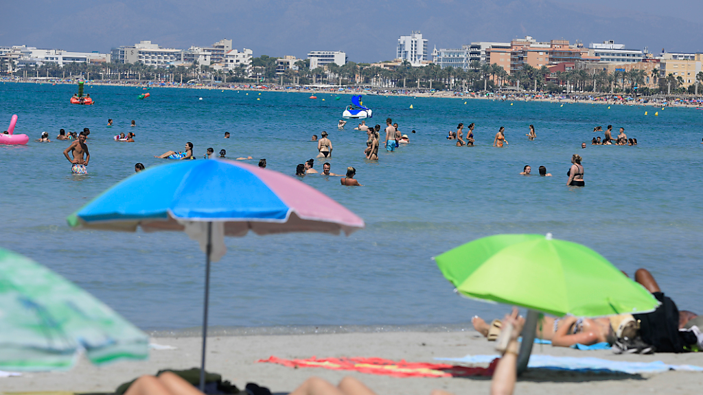Frühe Osterferien bereiten Mallorca-Hoteliers Sorgen, © Clara Margais/dpa