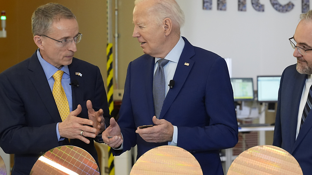 Biden will Milliarden in US-Chipindustrie investieren, © Keystone / SDA