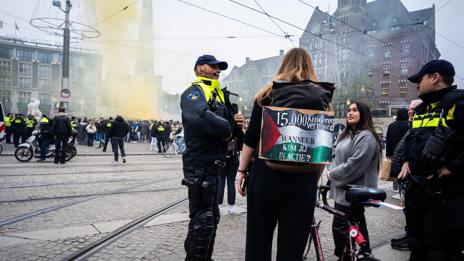 Gewalt nach Fussballspiel Ajax gegen Tel Aviv, © Keystone / EPA ANP / Jeroen Jumelet Gewalt nach Fussballspiel Ajax gegen Tel Aviv, © Keystone / EPA ANP / Jeroen Jumelet