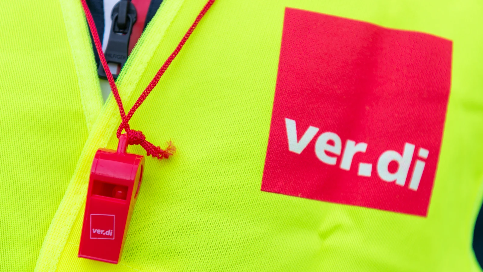 Hessen’de Kamu Çalışanları Greve Gitti!, © dpa Hessen’de Kamu Çalışanları Greve Gitti!, © dpa