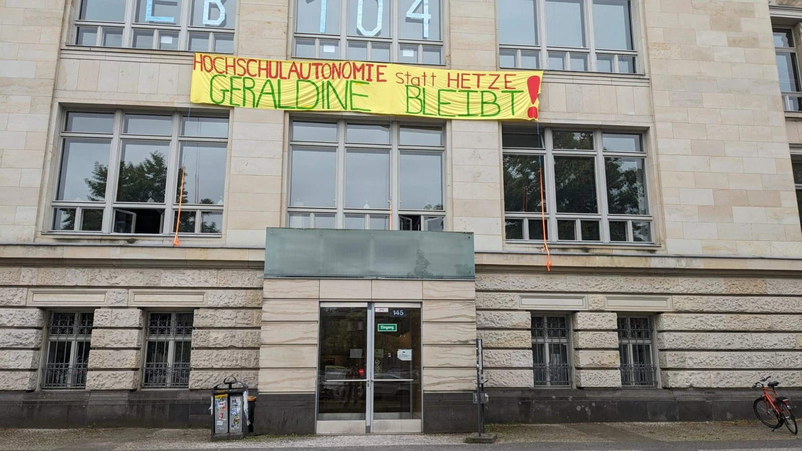 Şiddete başvuran Berlin Üniversite’lerinden atılabilecek!, © dpa Şiddete başvuran Berlin Üniversite’lerinden atılabilecek!, © dpa