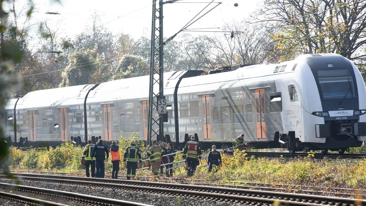 Neuss'ta Elektrik Hattı Hasarı Tren Seferlerini Aksattı!, © dpa Neuss'ta Elektrik Hattı Hasarı Tren Seferlerini Aksattı!, © dpa