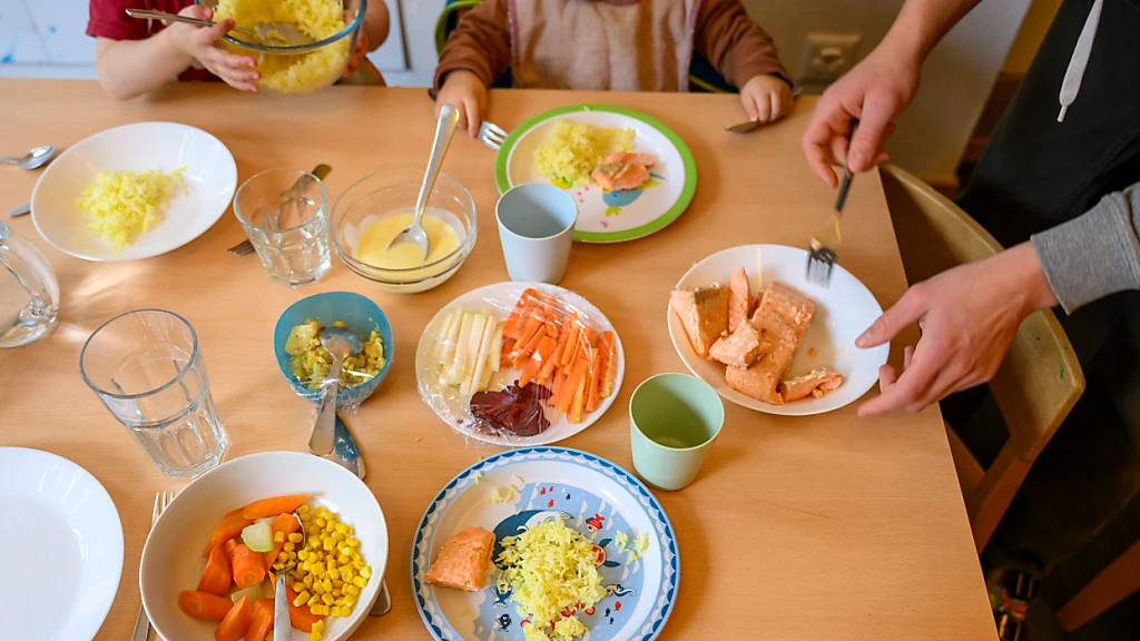 Weniger Unterschiede bei der Kinderbetreuung, © Keystone/SDA Weniger Unterschiede bei der Kinderbetreuung, © Keystone/SDA