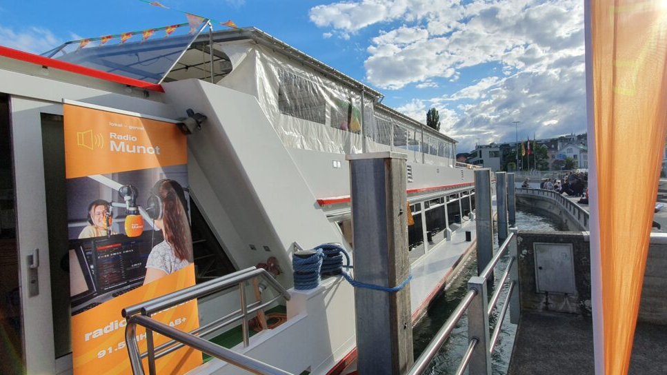 Radio Munot Disco-Schiff vor dem Ablegen, © Radio Munot