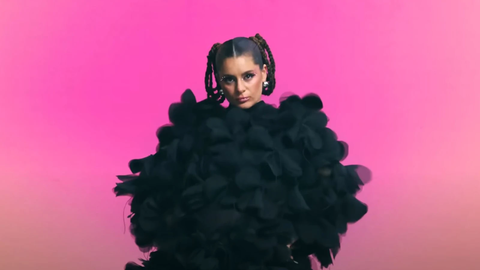 Hindistan'dan Atiye’ye Telif Davası!, © Youtube Hindistan'dan Atiye’ye Telif Davası!, © Youtube