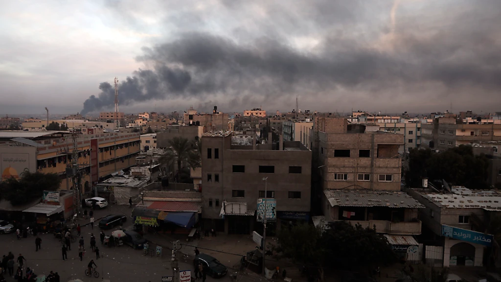 Hamas-Hauptquartier im Süden Gazas gestürmt, © Mohammed Dahman/AP/dpa Hamas-Hauptquartier im Süden Gazas gestürmt, © Mohammed Dahman/AP/dpa