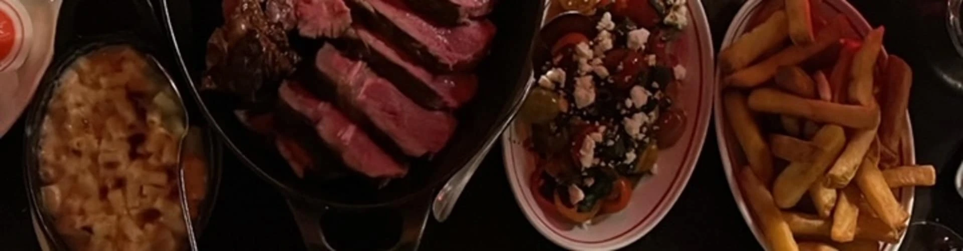 Essen zu sehen: Steak, Pommes, © Mash Essen zu sehen: Steak, Pommes, © Mash