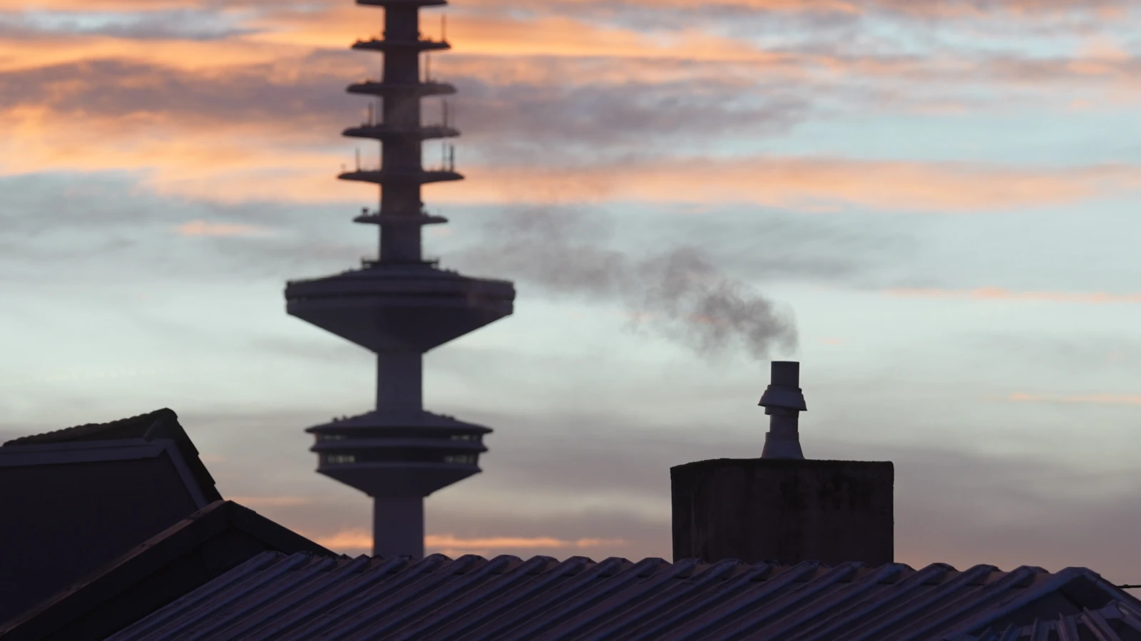 Hamburg-Ottensen’de 290 Daireye Yeniden Isınma Sağlandı, © Marcus Brandt/dpa Hamburg-Ottensen’de 290 Daireye Yeniden Isınma Sağlandı, © Marcus Brandt/dpa