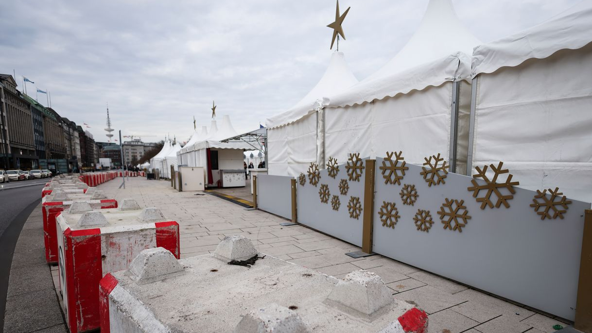 Hamburg’daki Noel Pazarlarında Güvenlik Arttırıldı!, © Christian Charisius/dpa
