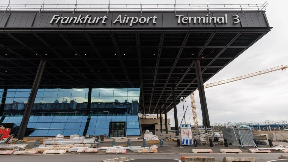 Frankfurt Havalimanı Terminal 3 açılış öncesi test edilecek!, © picture-alliance/dpa Frankfurt Havalimanı Terminal 3 açılış öncesi test edilecek!, © picture-alliance/dpa