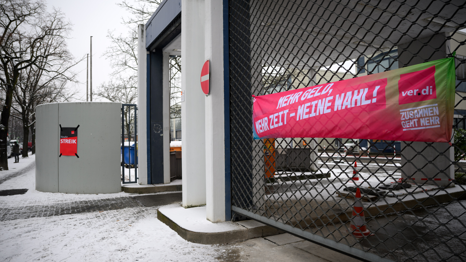 Berlin’de Kamu Hizmetleri Grevi: Hangi Alanlar Etkilendi?, © Bernd von Jutrczenka/dpa