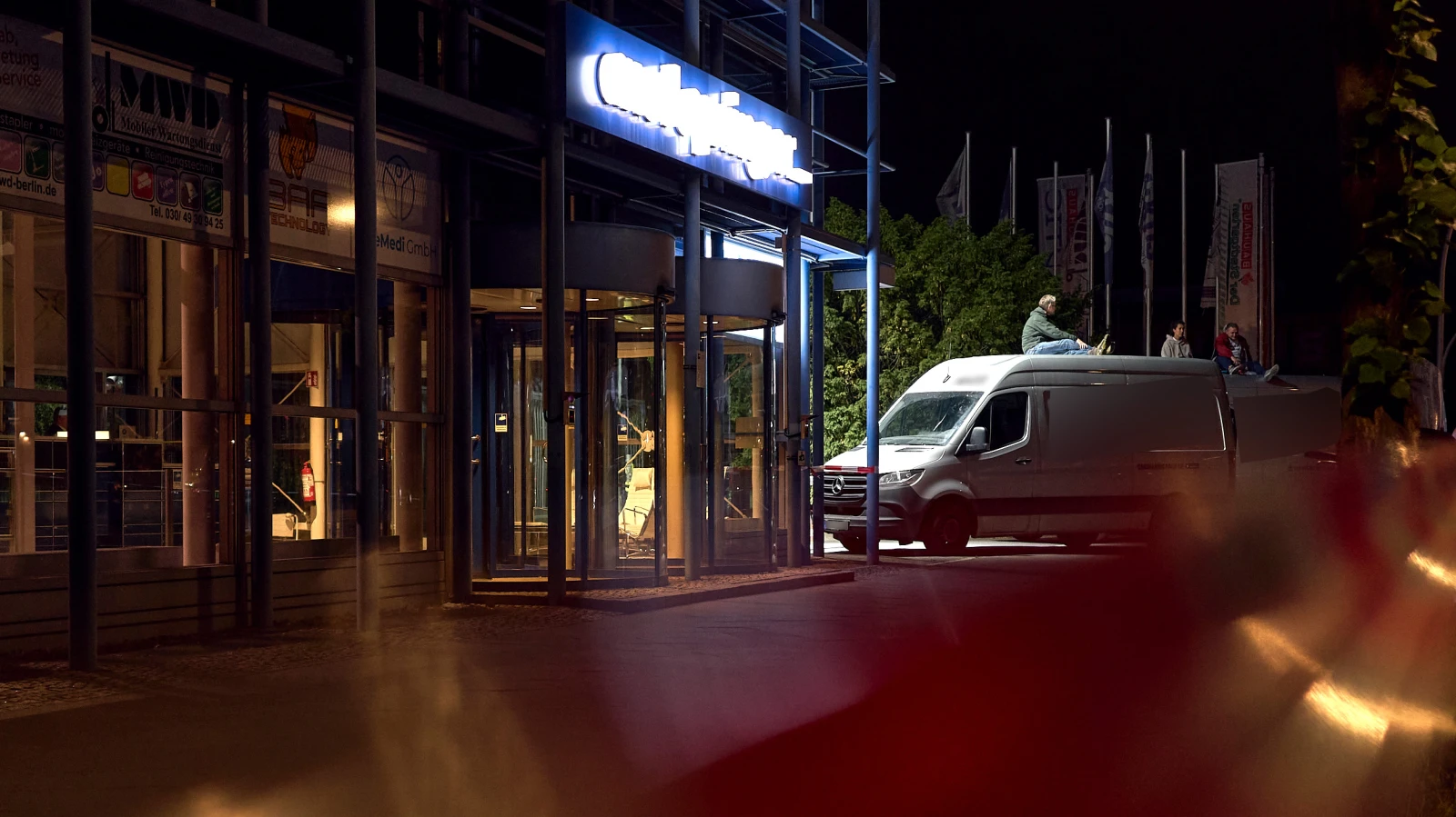 Aktivistler Springer Matbaası Girişini Kapatmaya Çalıştı!, © Michael Ukas/dpa Aktivistler Springer Matbaası Girişini Kapatmaya Çalıştı!, © Michael Ukas/dpa