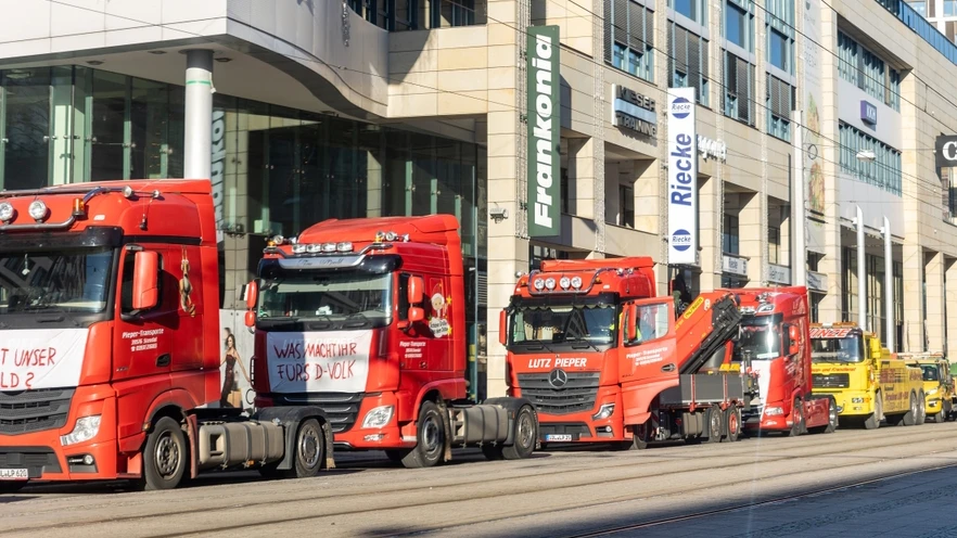 Nakliyeciler ve Çiftçilerin gösterileri sürdü!, © Shutterstock Nakliyeciler ve Çiftçilerin gösterileri sürdü!, © Shutterstock