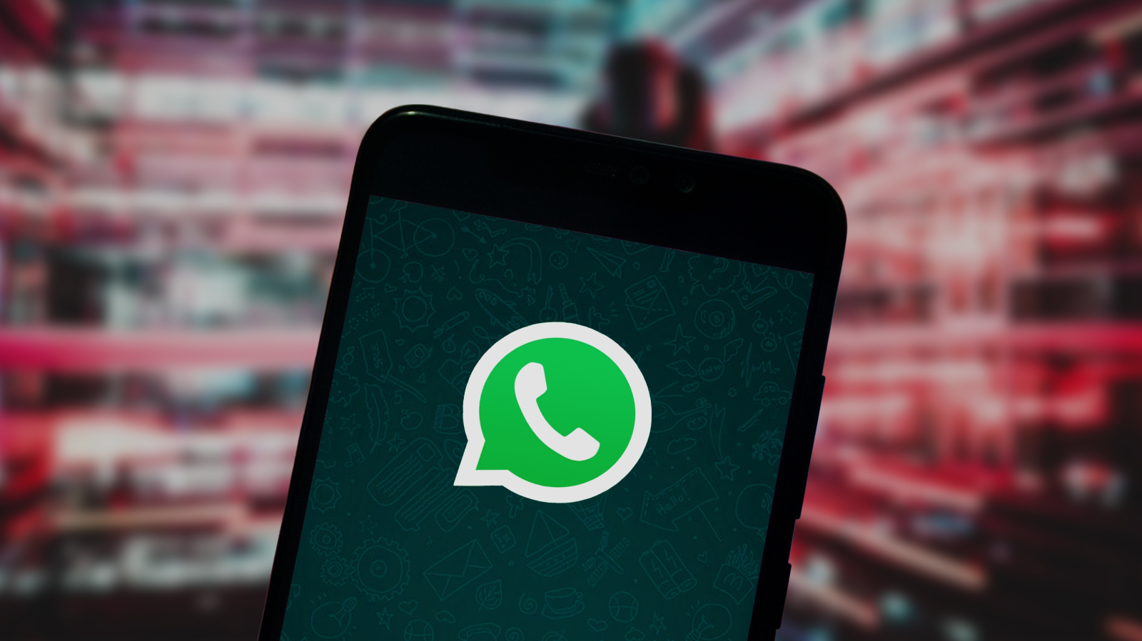 WhatsApp, İstediğiniz Kanalı Bulmanızı Çok Kolaylaştıracak Yeni Bir Özellik Üzerinde Çalışıyor, © shutterstock