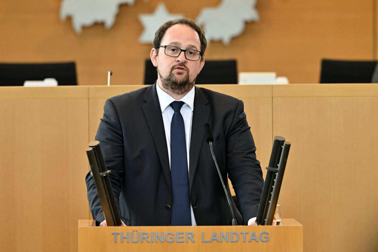 Thüringens Landtagspräsident Thadäus König weist AfD-Forderungen nach einer Abberufung des Präsidenten des Verfassungsgerichtshofes zurück. (Archivbild) , © Martin Schutt/dpa