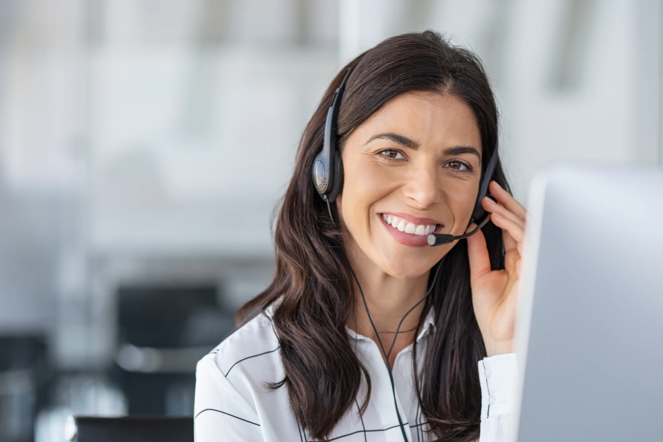 Empfangsmitarbeiter/in Hörertelefon (m/w/d), © Shutterstock Empfangsmitarbeiter/in Hörertelefon (m/w/d), © Shutterstock